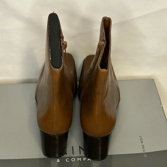 NINE & CO REACHOUT MED BRN LEATHER ANKLE BOOTS, NWT,8M,SQUARE TOE,HEEL 2 1/2”. - Picture 3 of 9